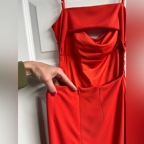 ASTR Geller Rushed Midi Dress - Picture 13 of 14